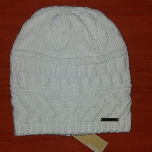 New MICHAEL Michael Kors Cream Beanie
Gold Logo
